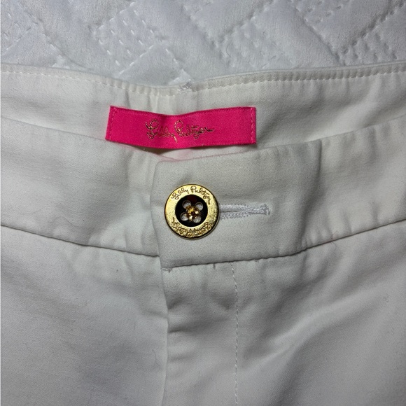 Lilly Pulitzer | White Shara Stretch Mid-Rise 7” Shorts - Picture 3 of 5